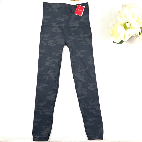 NWT Spanx Gray Ecocare Seamless Highrise Camouflage Full Length Leggings (M) - Picture 3 of 16